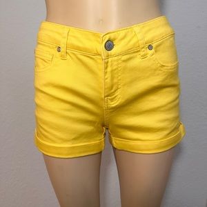 celebrity pink Shorts yellow color stretch 5/27 juniors